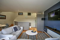 Khione 5/23-25 Kirwan Close
