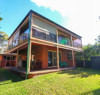 Kingfisher LakeHouse - Accommodation Melbourne