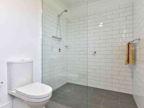 Kinloch Cottage Renovated To New On Daisy Hill Vineyard - Accommodation Melbourne 0