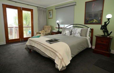 Kinsellas Water Views - Accommodation Melbourne 2