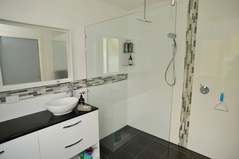 Kinsellas Water Views - Accommodation Melbourne 1