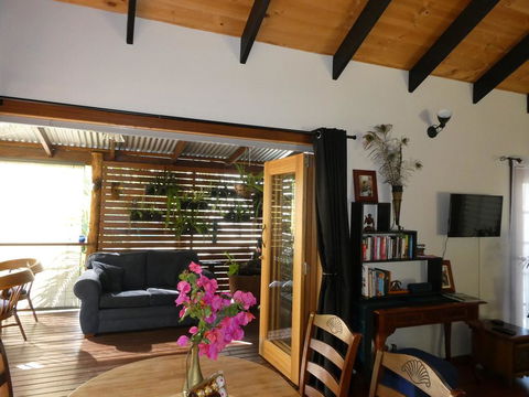 Kookaburra Cottage At Uralba Eco Cottages - Accommodation Melbourne 3