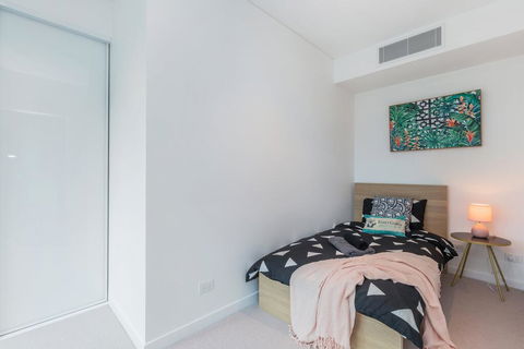 KOZYGURU SKYTOWER BRISBANE CBD 2 BED APT QBN222-1815 - Melbourne 4u 3