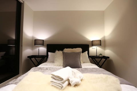 La Maison Sky Garden 3 Bedrooms Apartment - Accommodation Melbourne 2