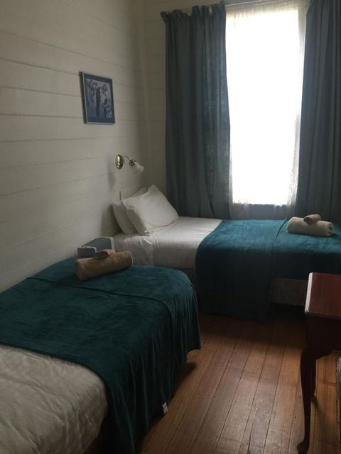 Lake Leake Inn - Accommodation Melbourne 2