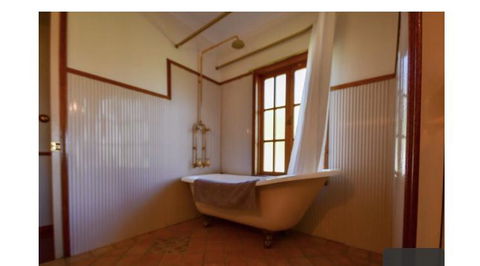 Lakefront Holiday Villa - Accommodation Melbourne 3