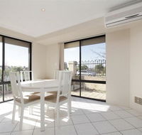 Lakeside Fun house near the Swan Valley - Accommodation Melbourne