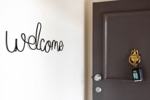 Large Quiet Art Deco Apt Camberwell - Accommodation Melbourne 2