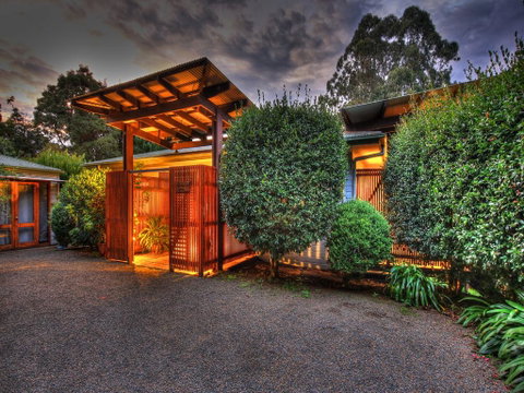 Laurels - Accommodation Melbourne 0