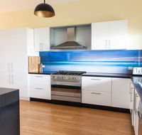 Luxurious Waterfront 10 minutes drive to Phillip Island sleeps 12 - Melbourne 4u