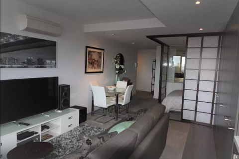 Luxurious With Great Views - Accommodation Melbourne 0