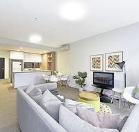 Luxury 1 bedroom  1 study with 1 parking - Accommodation Melbourne