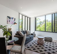 LUXURY APARTMENT / / MOMENTS TO LANE COVE VILLAGE