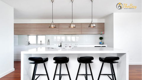 Luxury In Corlette - 4 Drungall Ave - Accommodation Melbourne 3