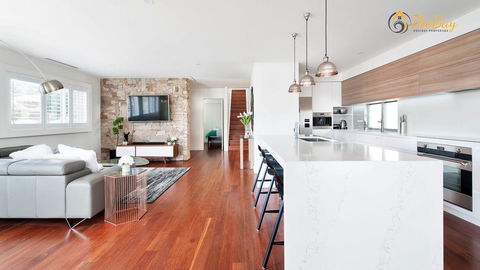 Luxury In Corlette - 4 Drungall Ave - Accommodation Melbourne 0