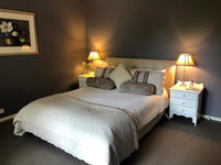 Luxury room 15mins from Wagga's CBD