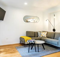 Luxury Spacious 2 Bedroom Fitzroy Apartment - Accommodation Melbourne