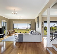 LUXURY WATERFRONT FAMILY HOME-TASMANIA I-L'Abode - Accommodation Melbourne