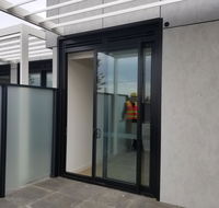 M city self contained Apartment - Accommodation Melbourne