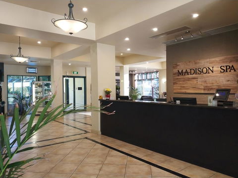 Madison Spa Motel - Adults Only - Accommodation Melbourne 3