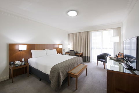 Majestic Roof Garden Hotel - Accommodation Melbourne 0