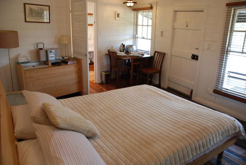 Mancuso Country Cottage Retreat - Melbourne 4u 3