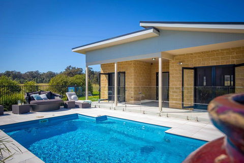 Mandalay Villas - Villa 2 - Accommodation Melbourne 0