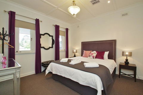 McKenzie House - Accommodation Melbourne 1