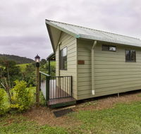 Mena Creek Flower House - Accommodation Melbourne