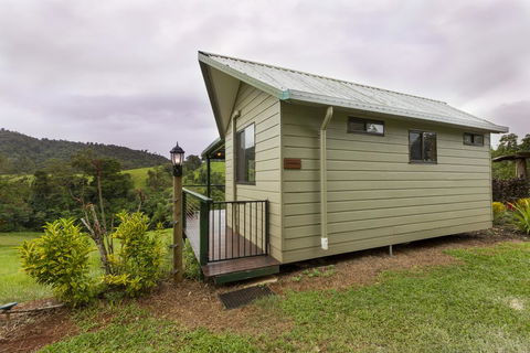 Mena Creek Flower House - Accommodation Melbourne 0