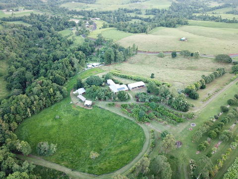 Mena Creek Flower House - Accommodation Melbourne 3