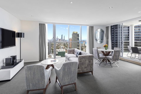Meriton Suites Broadbeach - Accommodation Melbourne 1