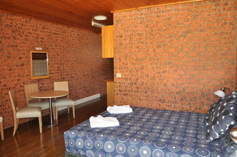 Merrijig Motor Inn - Accommodation Melbourne 1