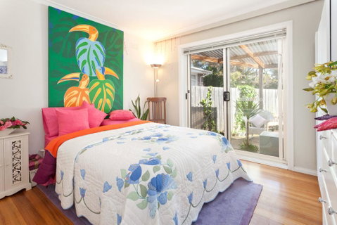 METRES TO THE BEACH - MORNINGTON - Accommodation Melbourne 2