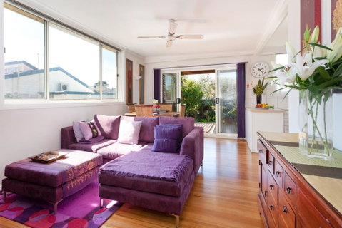 METRES TO THE BEACH - MORNINGTON - Accommodation Melbourne 0