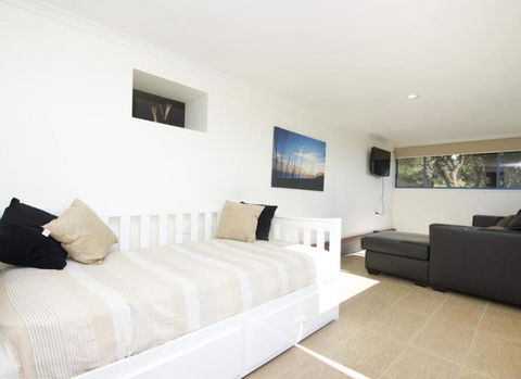 Mick's Apartment - Seal Rocks Beachfront - Accommodation Melbourne 1