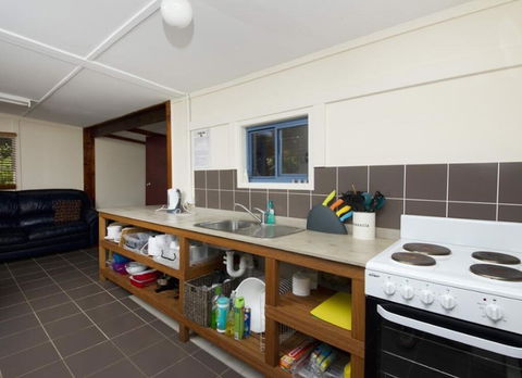 Mick's Beach Cottage - Seal Rocks Beachfront - Accommodation Melbourne 2