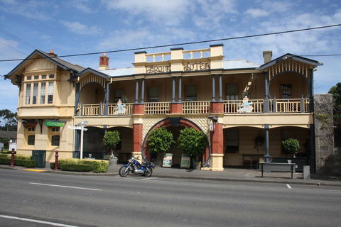 Mickey Bourke's Koroit Hotel - Accommodation Melbourne 0