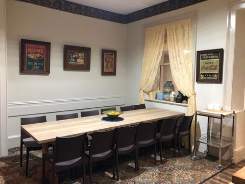 Mickey Bourke's Koroit Hotel - Accommodation Melbourne 2