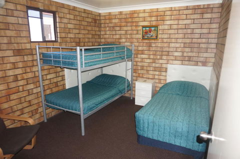 Miles Outback Motel - Accommodation Melbourne 1