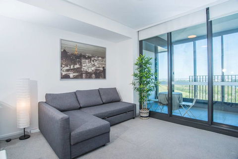 Minimalism Modern Apartment, Waterview, Parking, IGA - Accommodation Melbourne 1