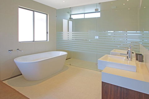 Mitchell 220 - BANNISTERS BEACH HOUSE - Accommodation Melbourne 3
