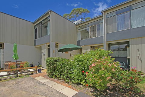 Mitchell Parade 3/11-13 - Accommodation Melbourne 2