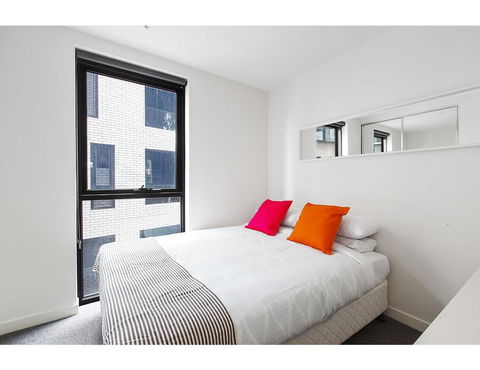Modern 2 Bed Apartment In Trendy Collingwood - Accommodation Melbourne 2
