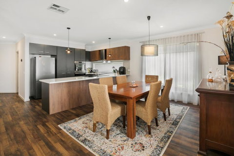 Modern Seaside Getaway Mornington - Accommodation Melbourne 0