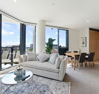 Modern Ultra clean in the Heart of convenience - Accommodation Melbourne