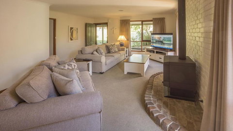 Mollymook Fantastic Holiday House - Accommodation Melbourne 3