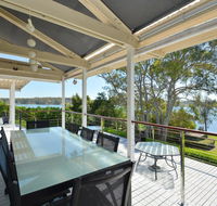Morisset Bay Waterfront Views Lake House looking over Trinity Marina - Accommodation Melbourne