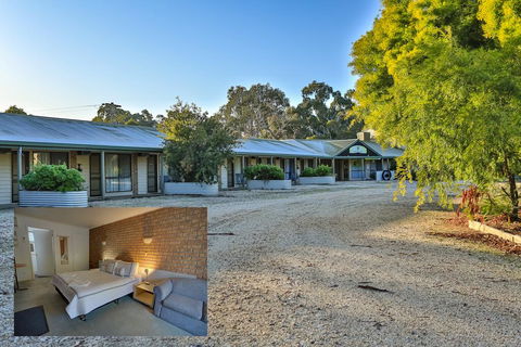 Mountain View Motor Inn & Holiday Lodges - Accommodation Melbourne 2