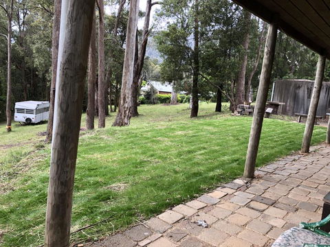Mountain Village Cabin - Accommodation Melbourne 2